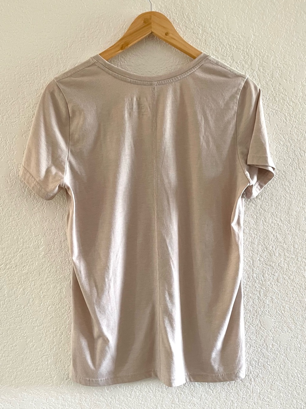 Stio Divide Scoop Neck Tee Womens Size Medium Short Sleeve Neutral Beige - Picture 3 of 7